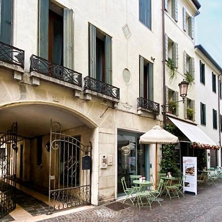 Dolfin Apartment * * * * * Treviso Bagian luar foto