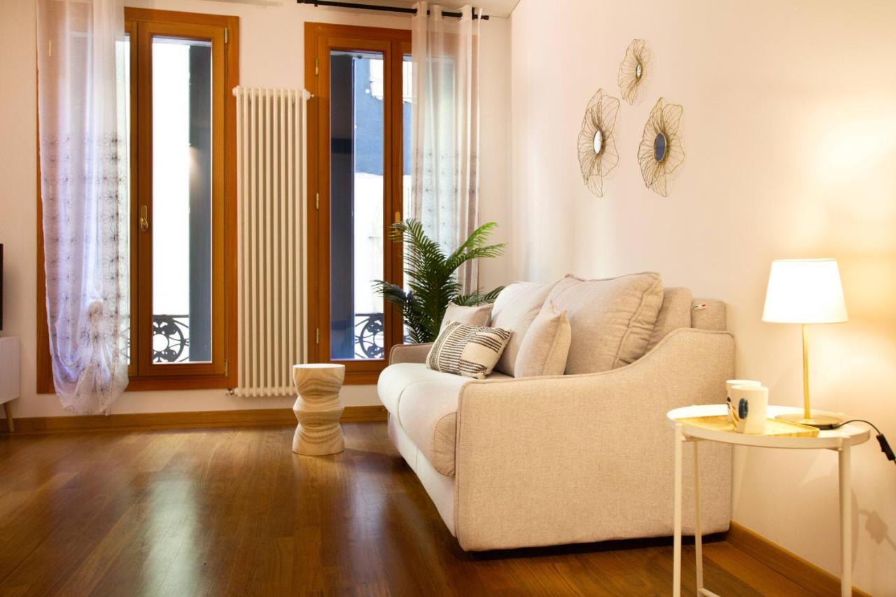 Dolfin Apartment * * * * * Treviso Bagian luar foto