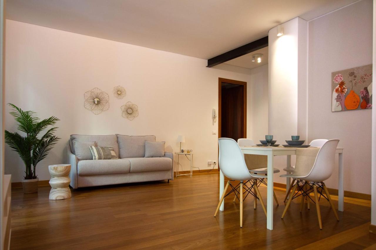 Dolfin Apartment * * * * * Treviso Bagian luar foto
