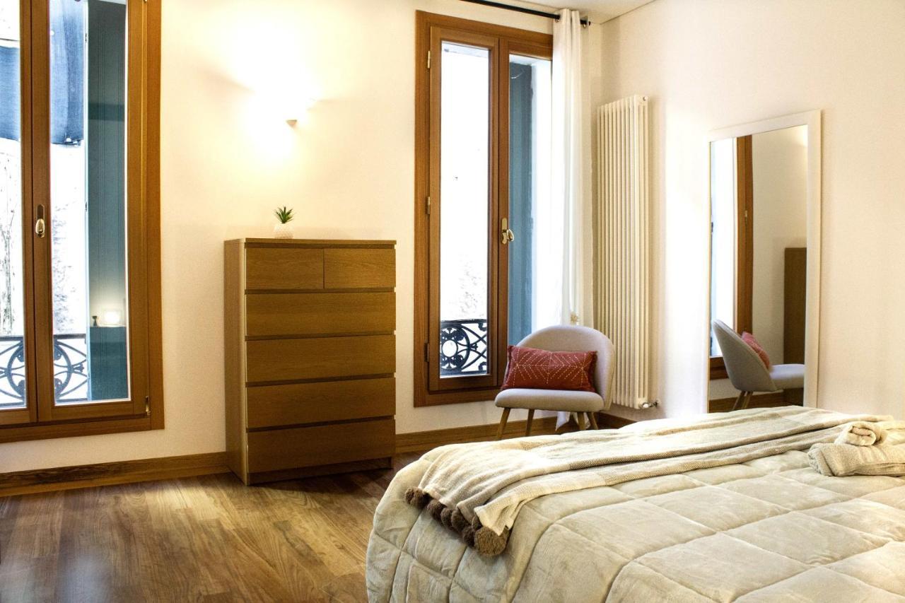 Dolfin Apartment * * * * * Treviso Bagian luar foto